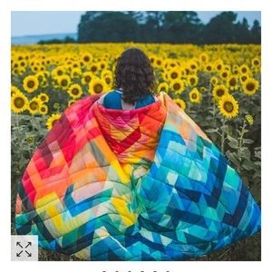 Rumpl the original puffy blanket geo